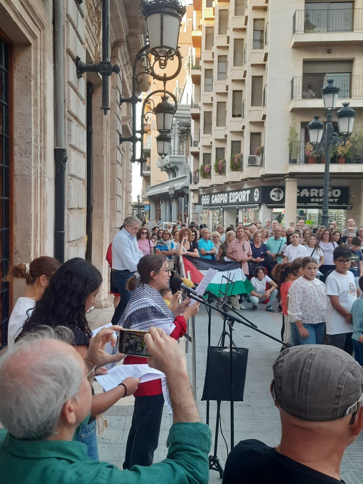 Éxito de la concentración celebrada en Sueca de apoyo al pueblo palestino