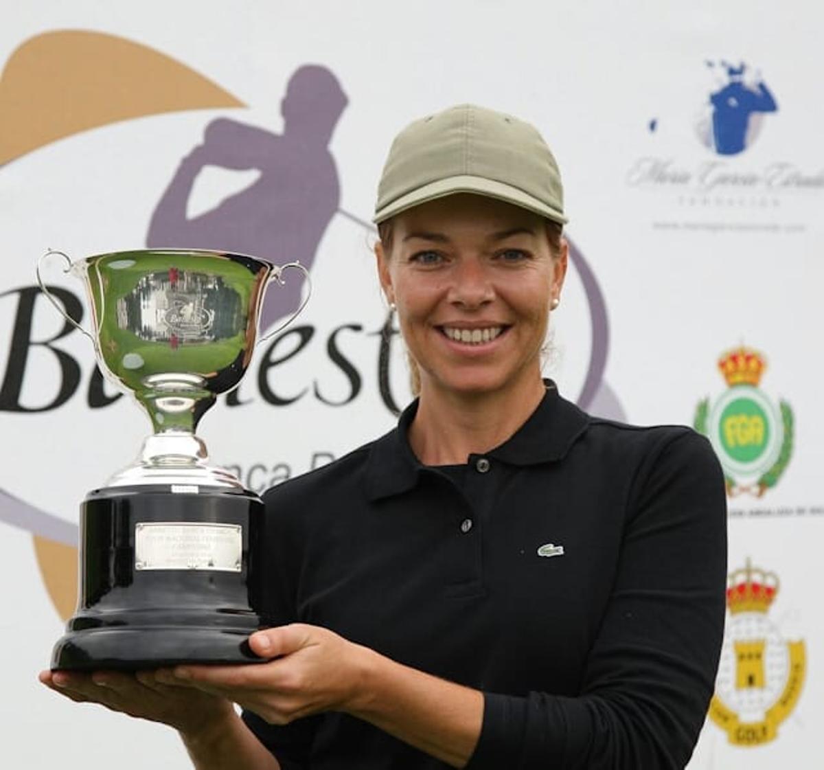 Raquel Carriedo es la única jugadora profesional de golf que ha habido en Aragón.