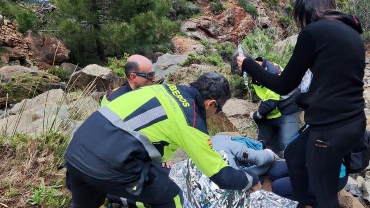 Imagen del rescate en el sendero de las cascadas en la Sierra de las Nieves.