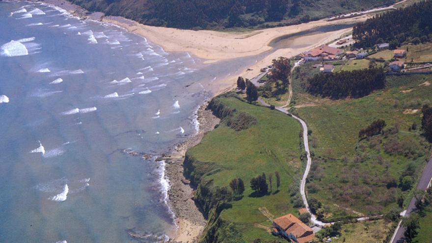 Playa de La Griega, en Colunga.