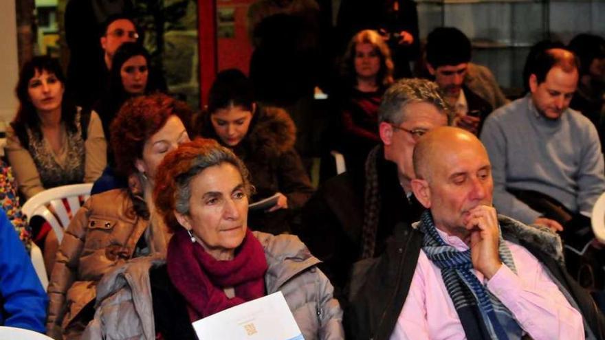 Participantes en las jornadas celebradas ayer en la casa museo Valle-Inclán de Vilanova. // Iñaki Abella