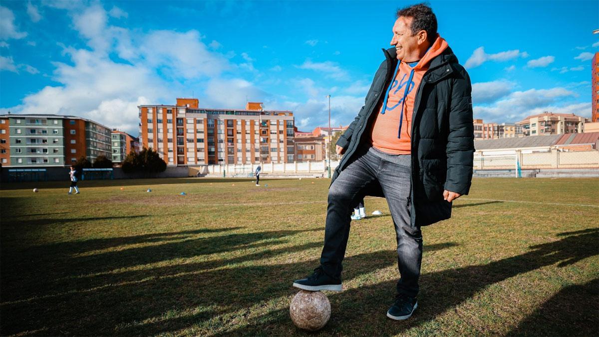 Eusebio Sacristán nunca ha perdido el contacto con el fútbol y cada vez vuelve a estar más cerca de los campos