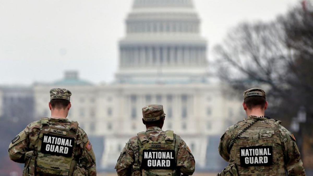 Guàrdies nacionals davant el Capitoli, dimecres a Washington. | RAHMAT GUL / AP