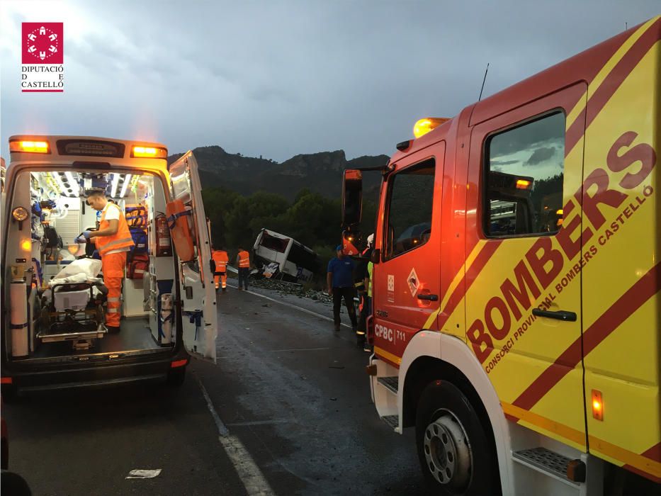 Grave accidente entre un autobús y un camión en Benicàssim