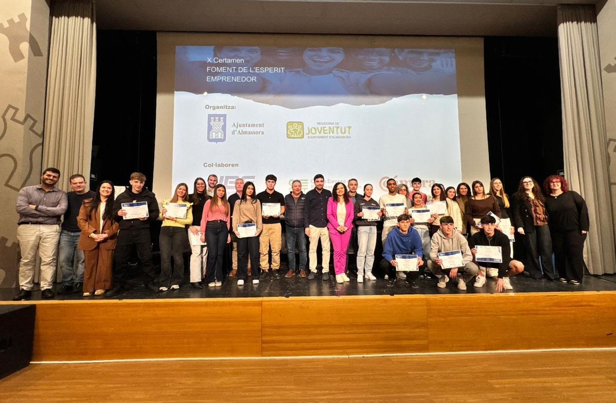 La Casa de la Cultura de Almassora ha acogido este viernes la entrega de premios del X Certamen de Fomento del Espíritu Emprendedor de los Estudiantes de Almassora.