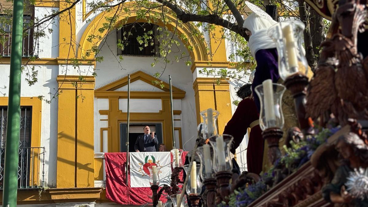 La Misión. Suenan las primeras saetas de la Semana Santa en el barrio de Heliópolis.