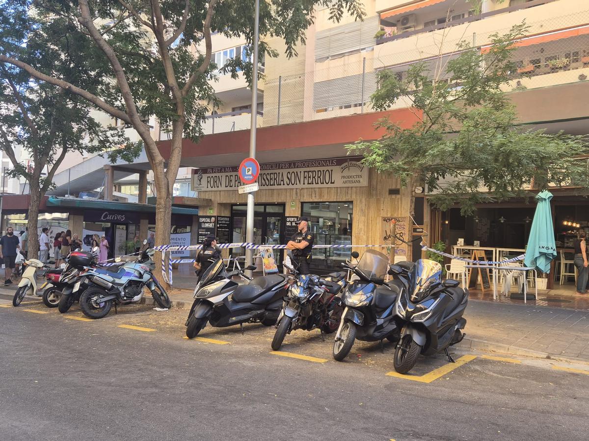Dos heridos al caerles encima un suicida que se lanzó de un piso doce en Palma