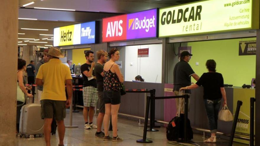 Mietwagenanbieter am Flughafen von Mallorca.