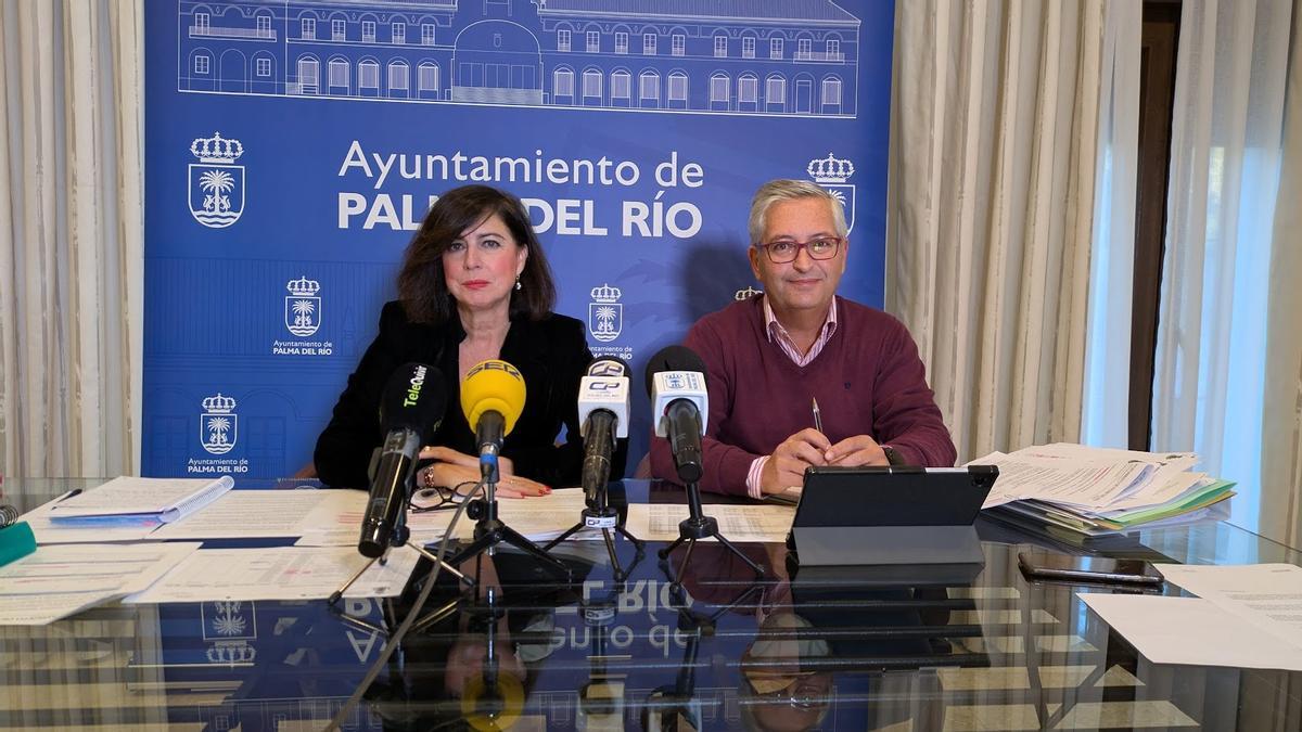 Matilde Esteo y Juan Trujillo, en una rueda de prensa.