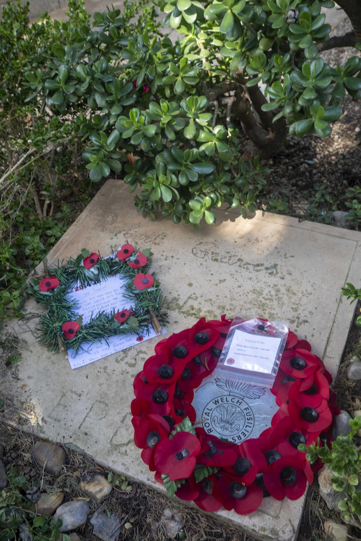 La tumba de Robert Graves, en el cementerio de Deià