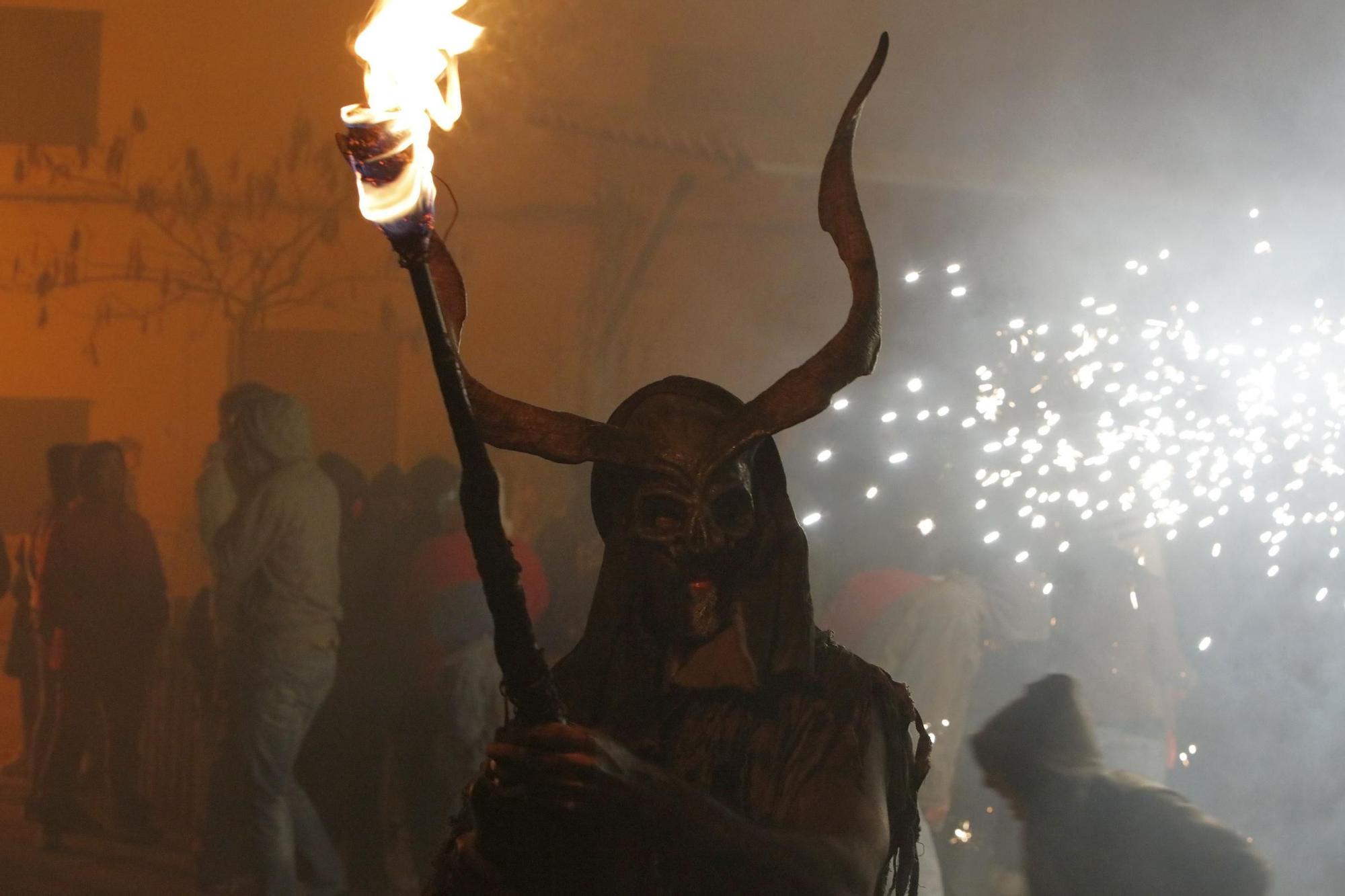 Feuerlauf zu Santa Àgueda auf Mallorca: So feierten die dimonis von Sencelles