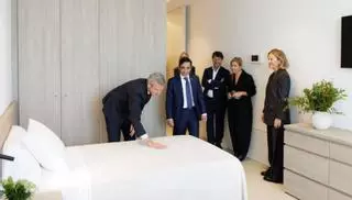 La Fundación Amancio Ortega entrega al Gobierno gallego la nueva residencia para mayores de Ferrol