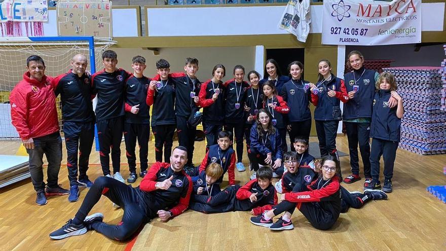 El Club Furyo Alicante conquista 17 medallas en el Open de Plasencia