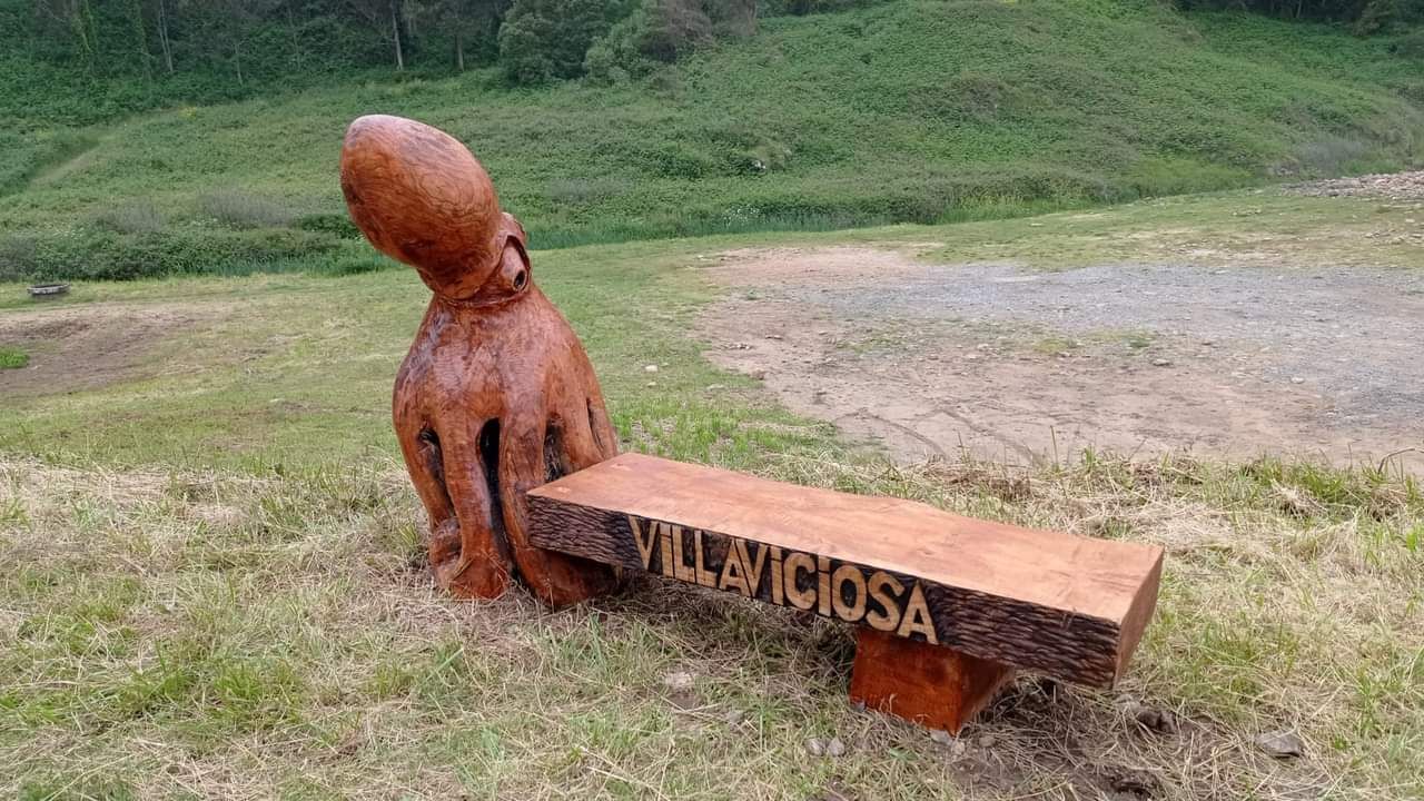 Así es la nueva ruta de bancos turísticos diseñada para promocionar Villaviciosa