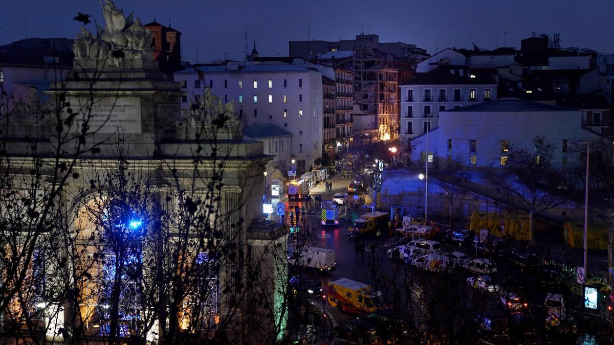La fuerte explosión que destrozó un edificio en el centro de Madrid en enero 2021, en imágenes