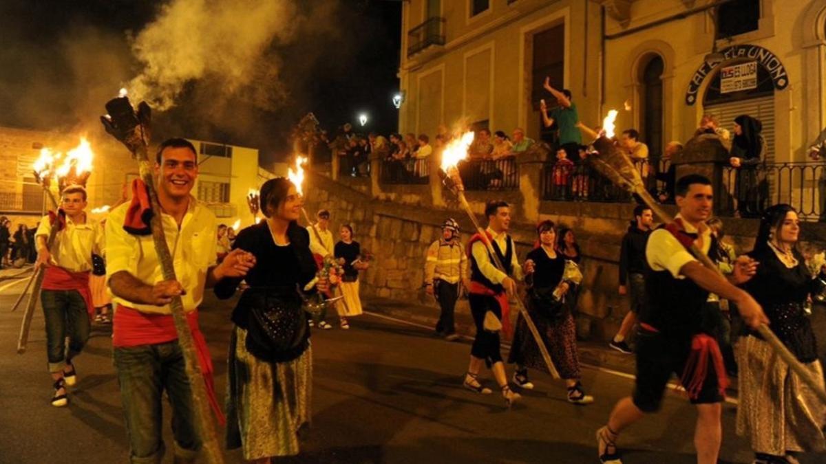 Los 'Fallaires' llegan a La Pobla de Segur.