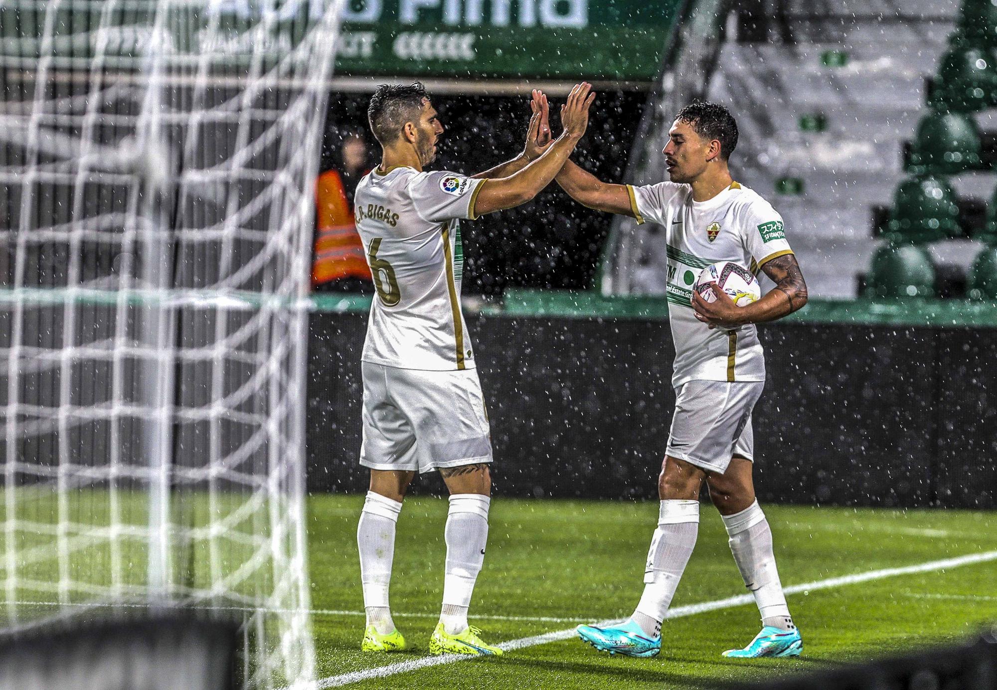 2023 Elche y Mallorca igualan fuerzas bajo el diluvio universal Futbol  Resumen will Rain Wet 