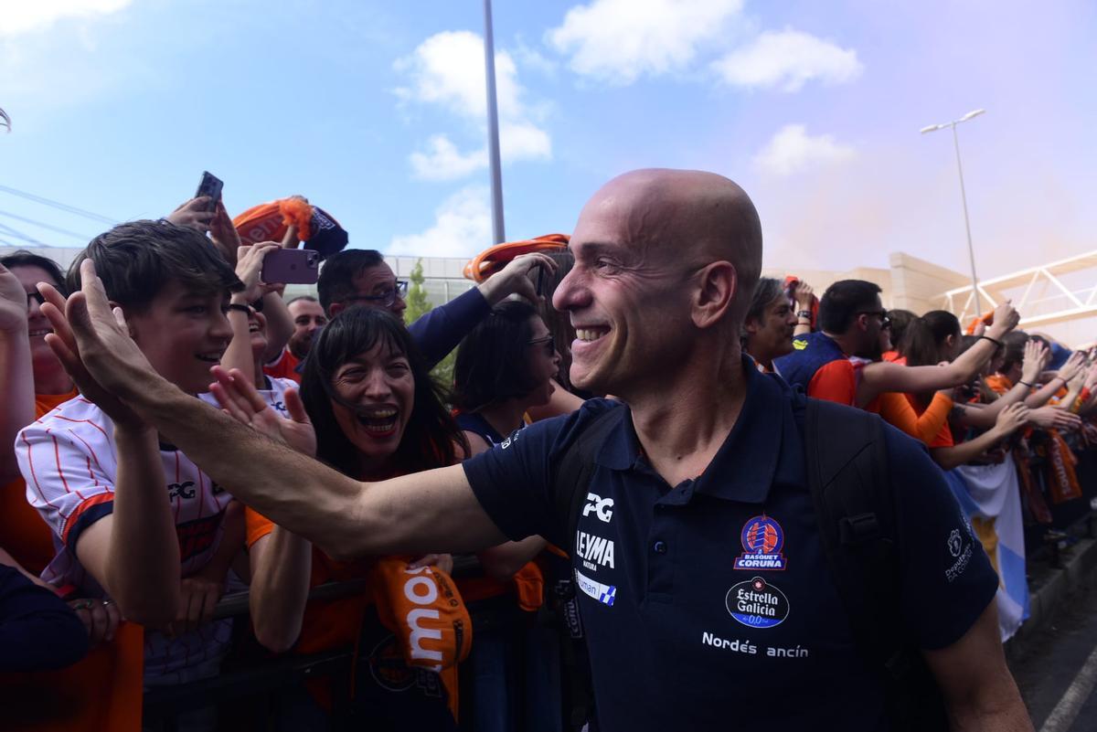 Recibimiento al Leyma antes de la final por el ascenso ante Estudiantes