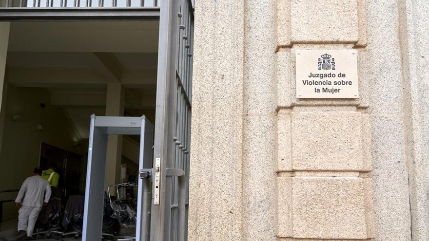 La causa por un incendio con dos fallecidos en Cáceres pasa al Juzgado de Violencia sobre la Mujer al sospecharse violencia de género