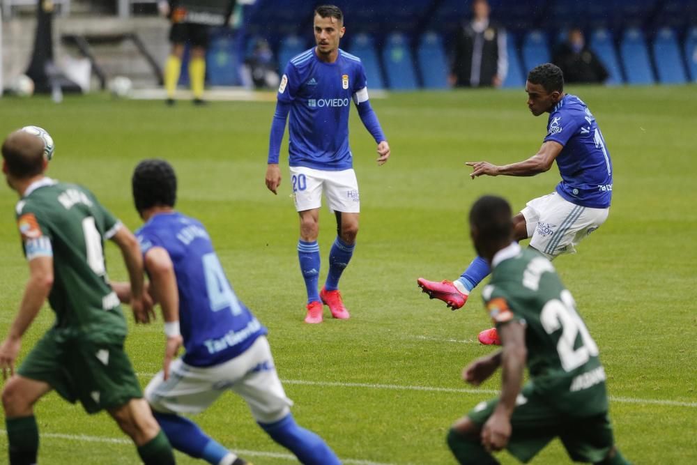 El partido del Oviedo, en imágenes