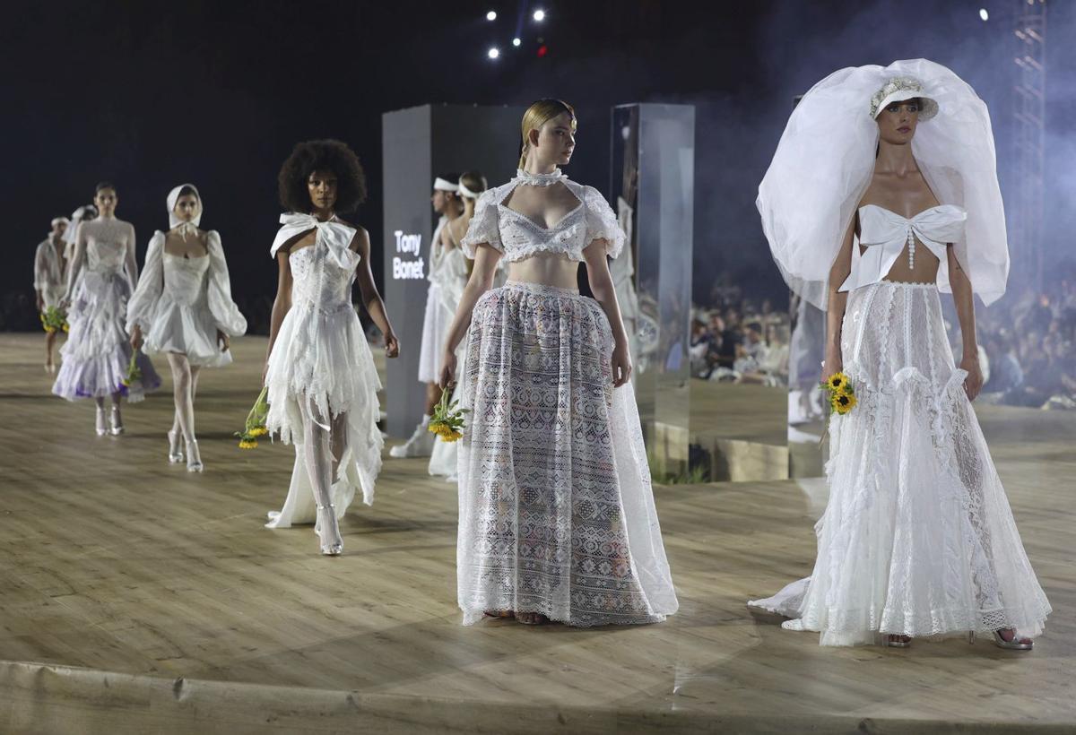 Imagen del desfile del año pasado de Adlib, en la cantera de Can Coix. | MARCELO SASTRE