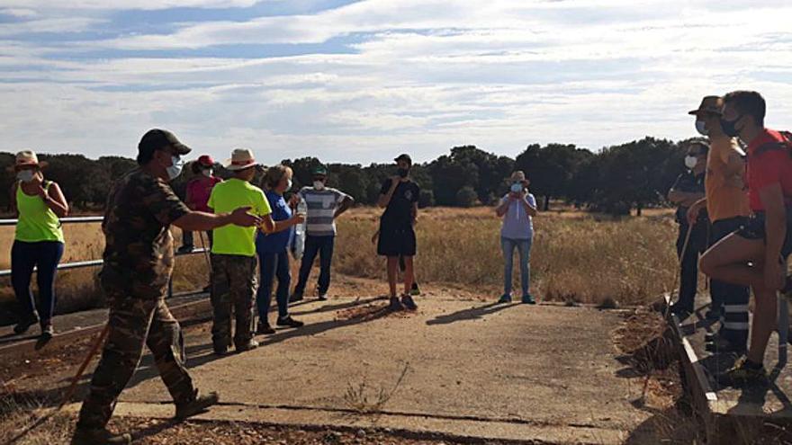 Familiares y amigos de Rubén, durante su búsqueda en Aguilar. | E. P.