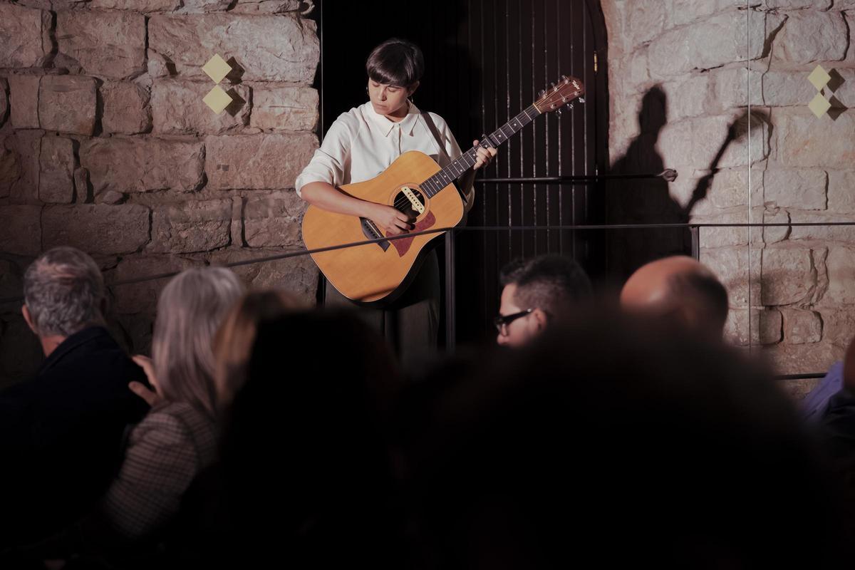 Un concert d 'Anna Andreu a la Capella de Sant Nicolau.