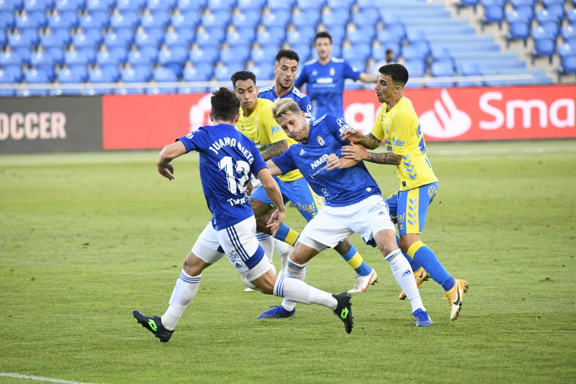 El partido del Oviedo, en imágenes