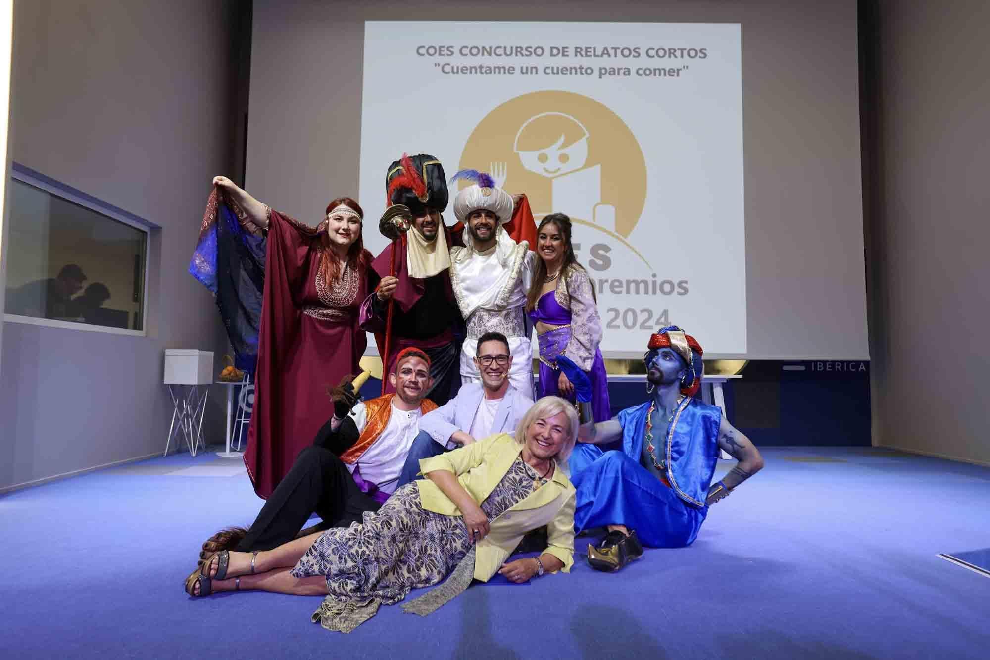 Entrega de premios del concurso infantil de relatos cortos "Cuéntame un cuento para comer" en el Club INFORMACIÓN organizado por COES