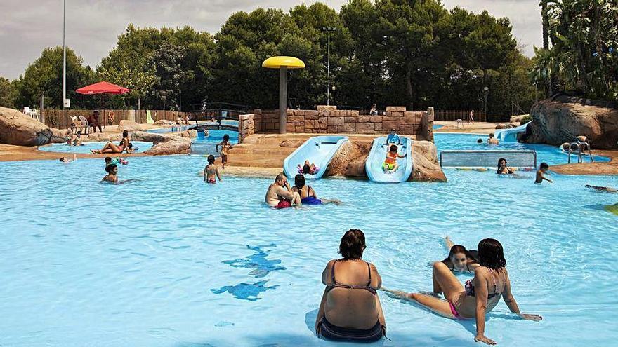 La piscina Parc Vedat, de Torrent, en plena actividad, en el verano de 2019.