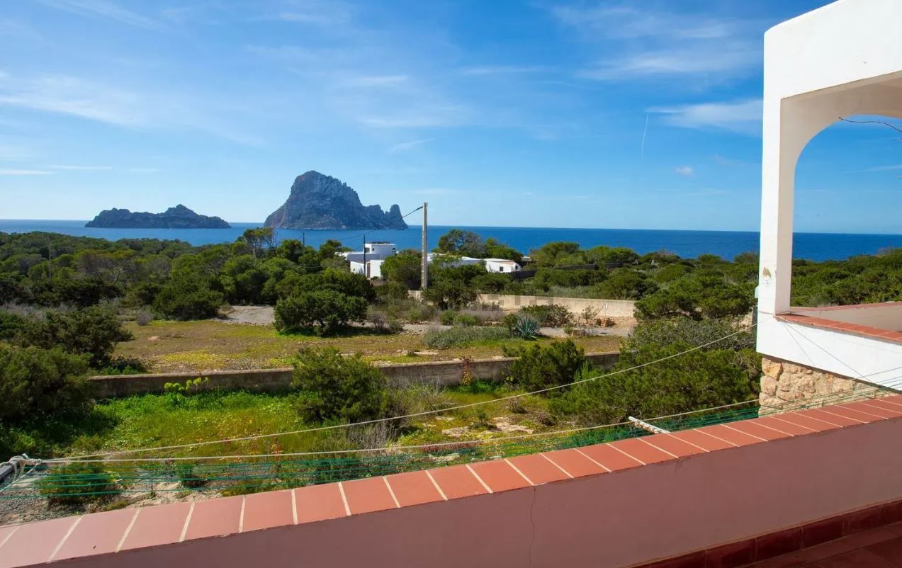 A la venta una casa con las vistas más deseadas de Ibiza