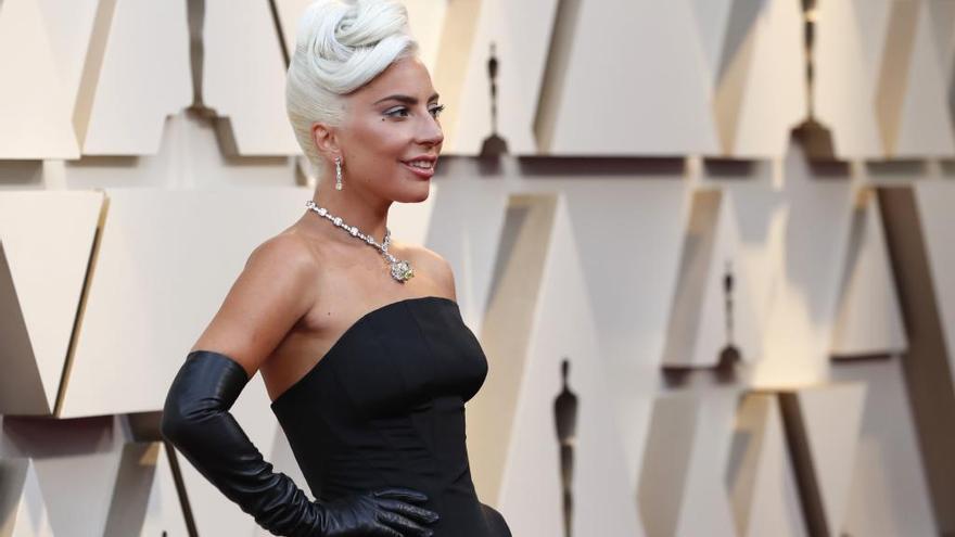 Lady Gaga en la alfombra roja de los Oscars 2019.