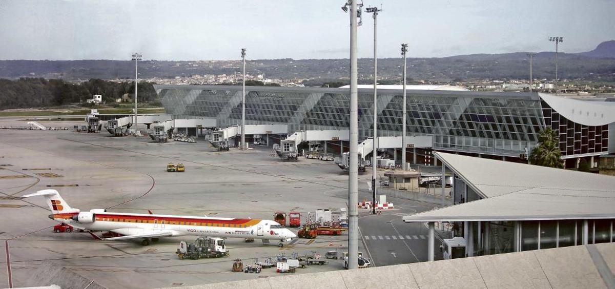 Aena invertirá 297 millones en ampliar el aeropuerto y agilizar su actividad