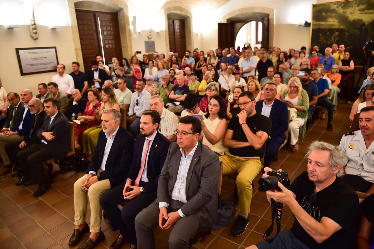 Fotogalería | Toma de posesión de David Dóniga como alcalde de Plasencia