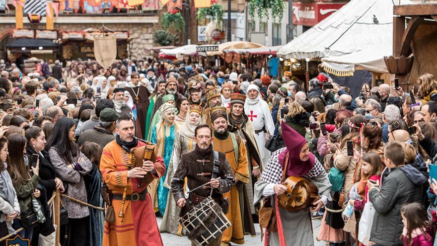 Este es el precio que pide el autor de &quot;Las Bodas de Isabel&quot; por usar el texto de los Amantes de Teruel