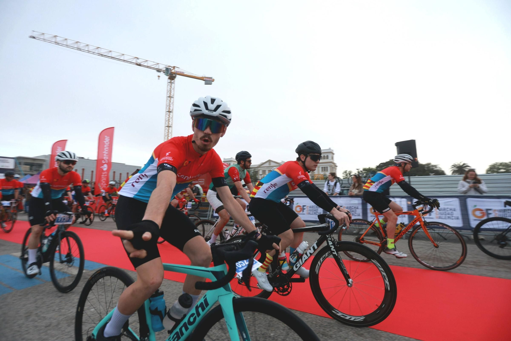 Búscate en el Gran Fondo por València 2025