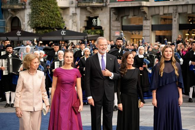 Así fue la llegada de los invitados a la ceremonia de los premios Princesa de Asturias y su paso por la alfombra azul