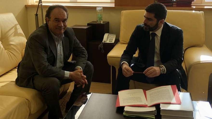 José Crespo, durante la reunión de esta semana con Roberto Rodríguez.