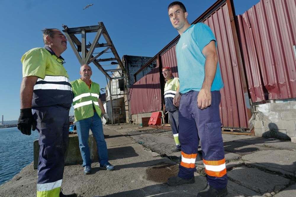 Estado de la vieja fábrica de hielo de Avilés tras en incendio