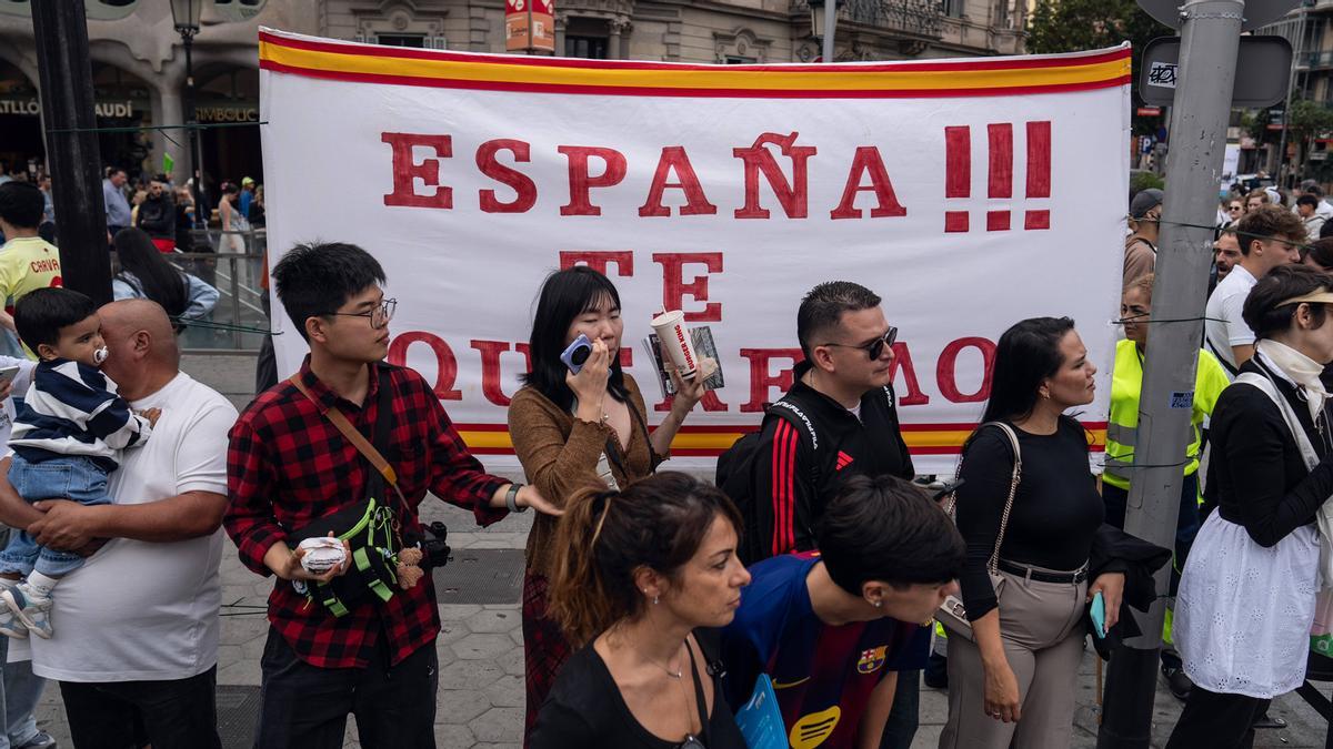 Manifestación por el 12-O, Día de la Hispanidad, en Barcelona