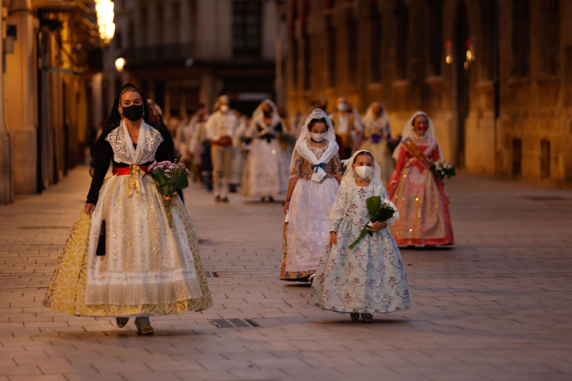 Búscate en el segundo día de Ofrenda por la calle de Caballeros (entre las 20.00 y las 21.00 horas)