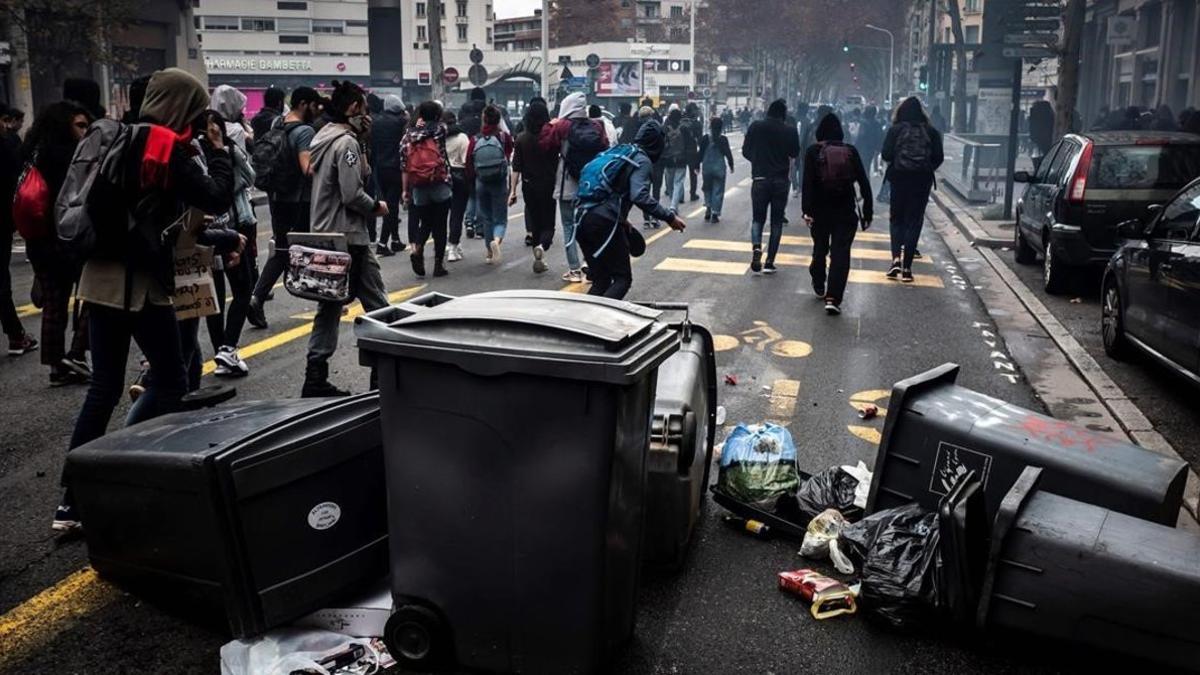 Protesta de los estudiantes en Lyón, ayer viernes.