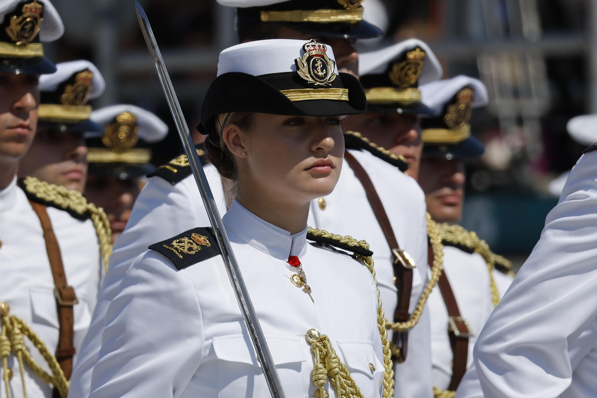 Leonor recibe de manos de Felipe VI la Gran Cruz del Mérito Naval en Marín