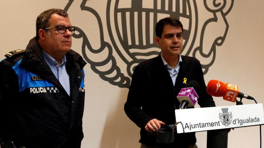 El cap de la Policia Local, Jordi Dalamases, amb l&#039;alcalde d&#039;Igualada, Marc Castells