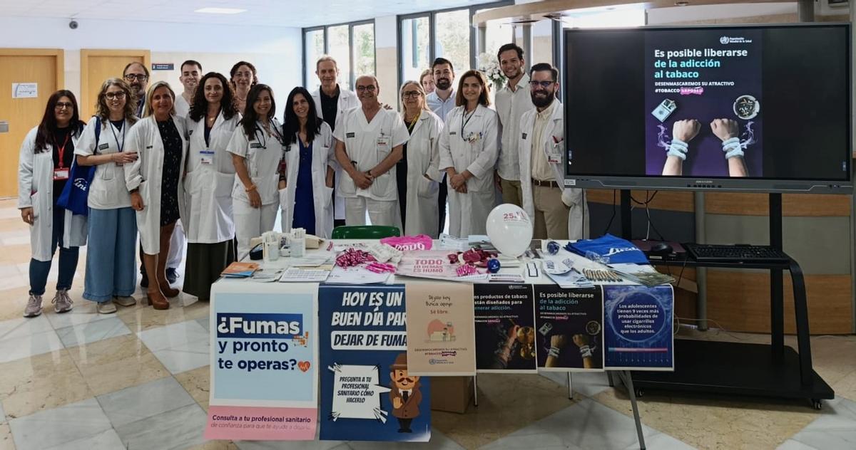 Profesionales del Hospital de Sant Joan en el Día Mundial sin Tabaco