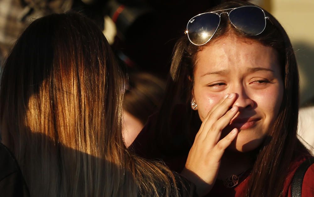 Dolor y lágrimas por las víctimas de la matanza en Florida
