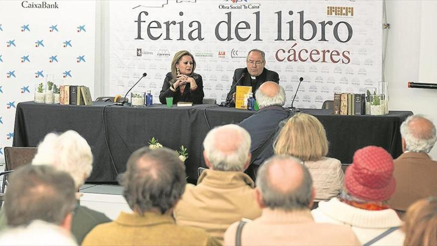 La XVIII Feria del Libro de Cáceres llega a su fin con más de 20.000 visitantes en solo diez días