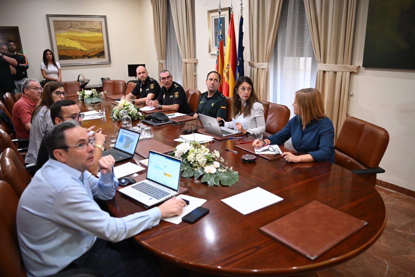 Reunión en la Subdelegación del Gobierno en Alicante para seguir la evolución de la alerta roja por lluvias