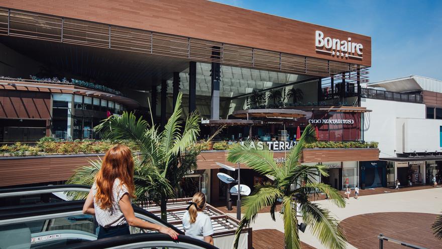Bonaire sortea tres tarjetas de 500 euros para renovar armario este verano