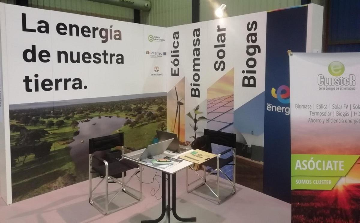 Stand del Clúster de la Energía de Extremadura en una pasada edición de Expoenergea.